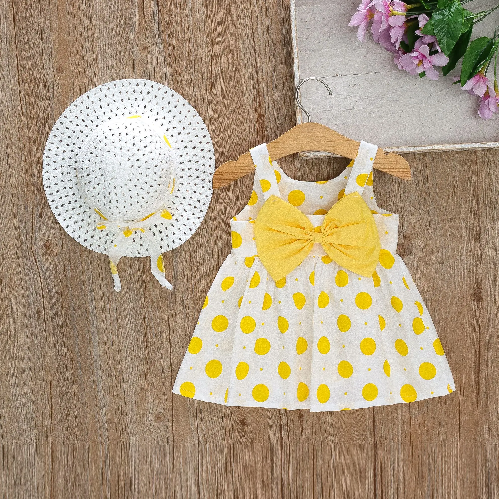 

Polka Dots Printed Toddler Dress Big Bow Sling Dress Baby Girl Beach Vacation Style Dress Send Hat