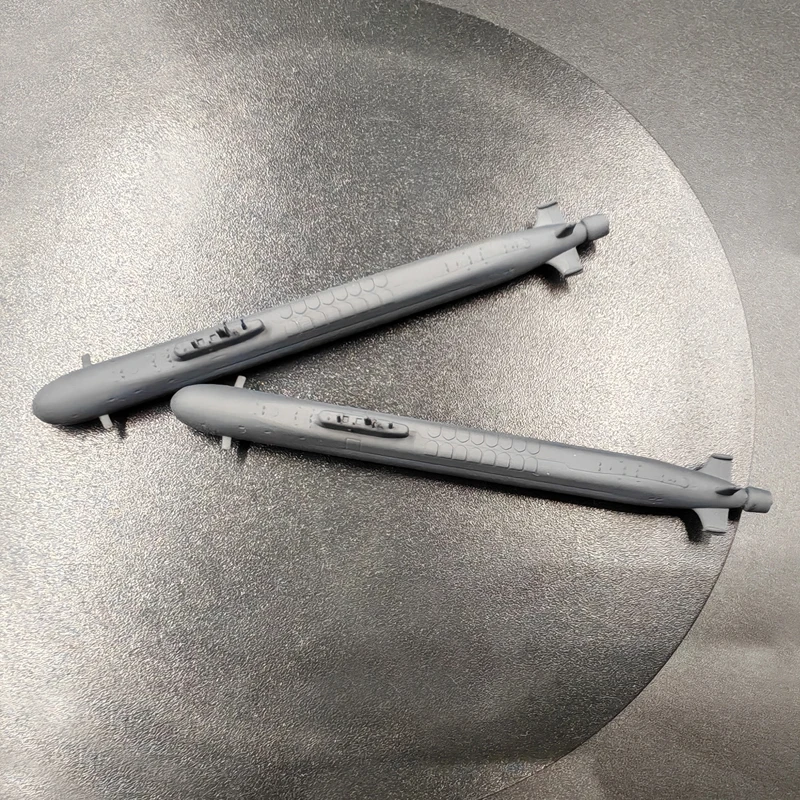

2PCS 1/2000 Scale Russian Navy Borey-class Strategic Nuclear Submarine Model Length 8.5cm Static Ornaments for DIY Collection