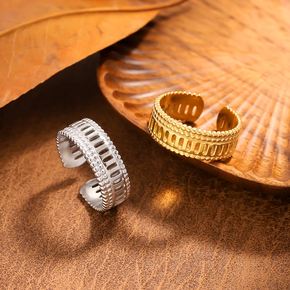 Light luxury striped hollow stainless steel ring, waterproof and non-fading heavy metal, with adjustable finger ring