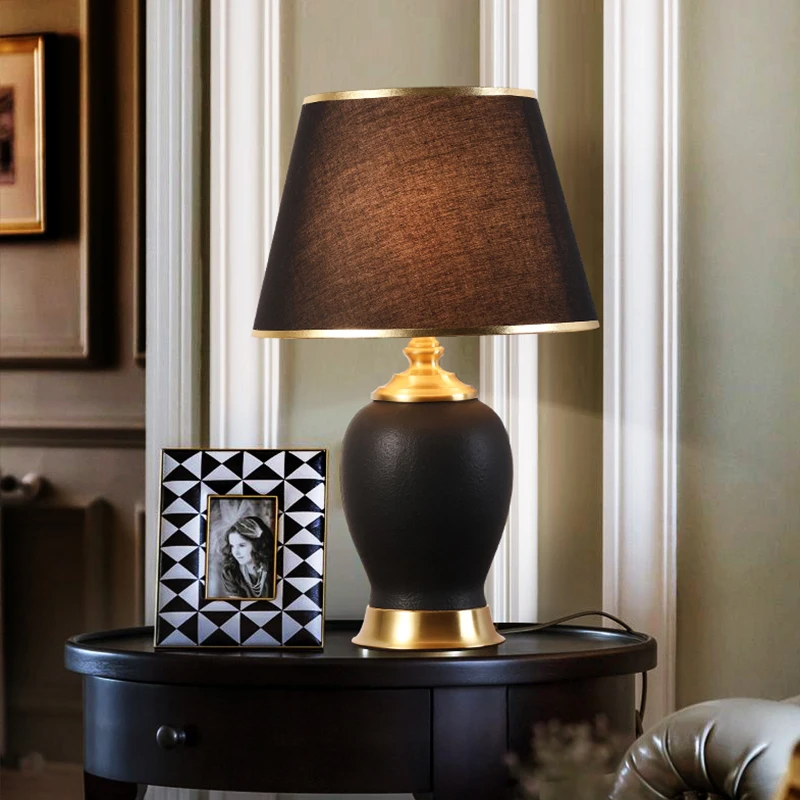 Modern American living room ceramic desk lamp LED desk lamp AC power supply suitable for home decoration and hotels