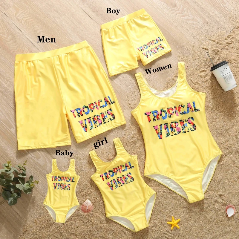 

2024 New Family Matching Swimwear Letter Pattern Dad Son Swimming Trunks Mom Daughter Skinny Bikini Beachwear One-Piece Swimsuit