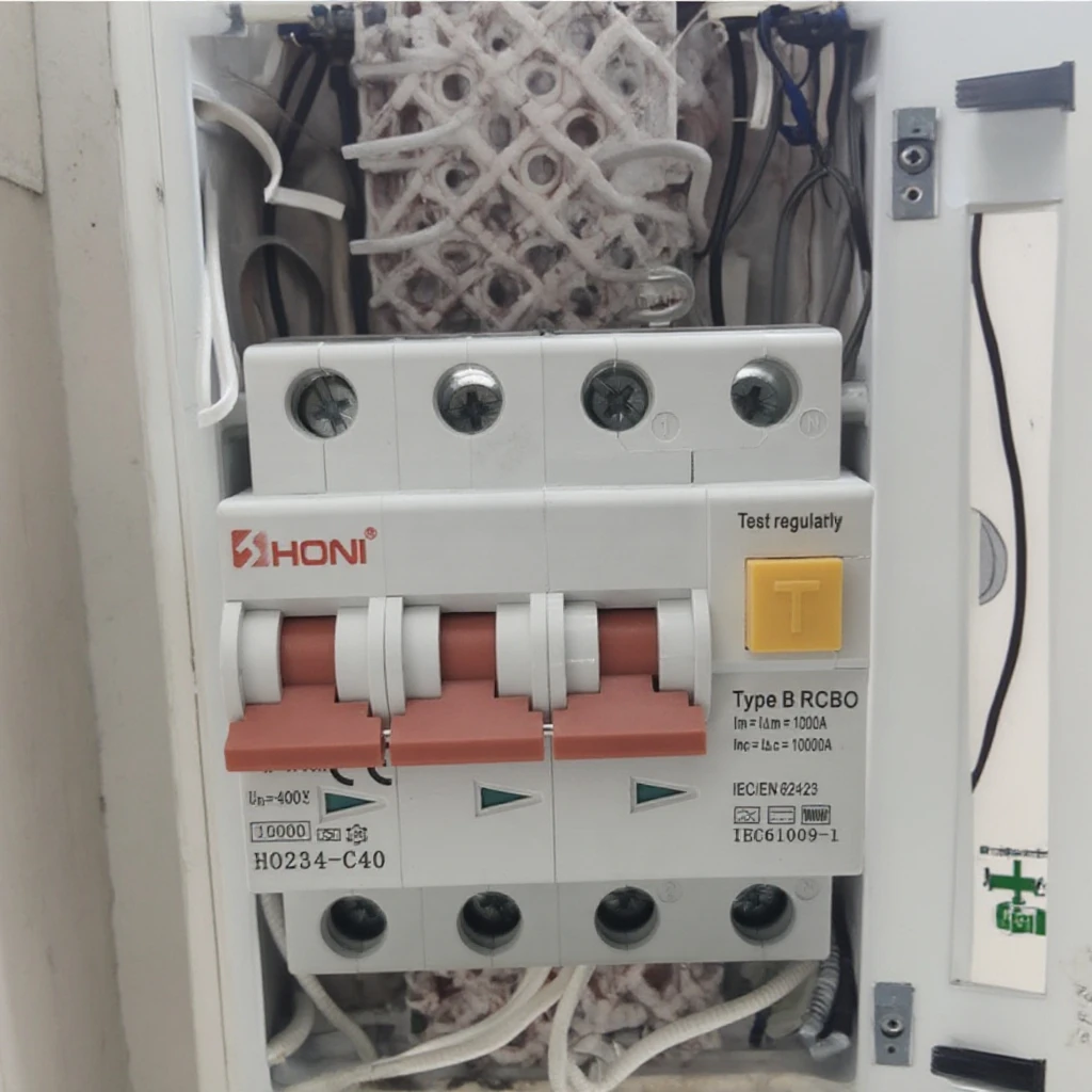 HONI Miniature Circuit Breaker Type B RCBO RCCB RCD 10-125A 30ma 100mA 300mA ELCB Three Phase 2P/4P Residual Current Device 10ka