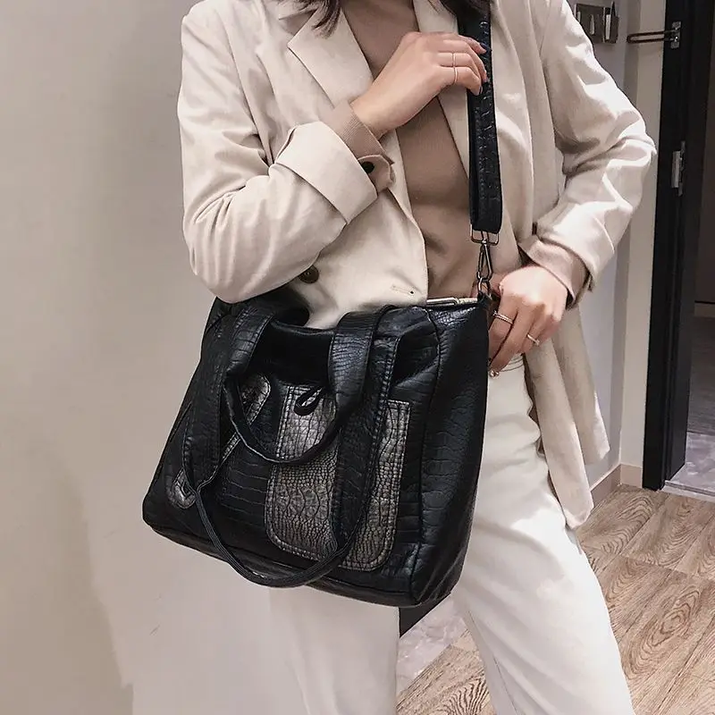 Ms. New Style Korean Version Large Capacity Bag Large Capacity Western Style Commuting Soft Leather Casual Crossbody Bag