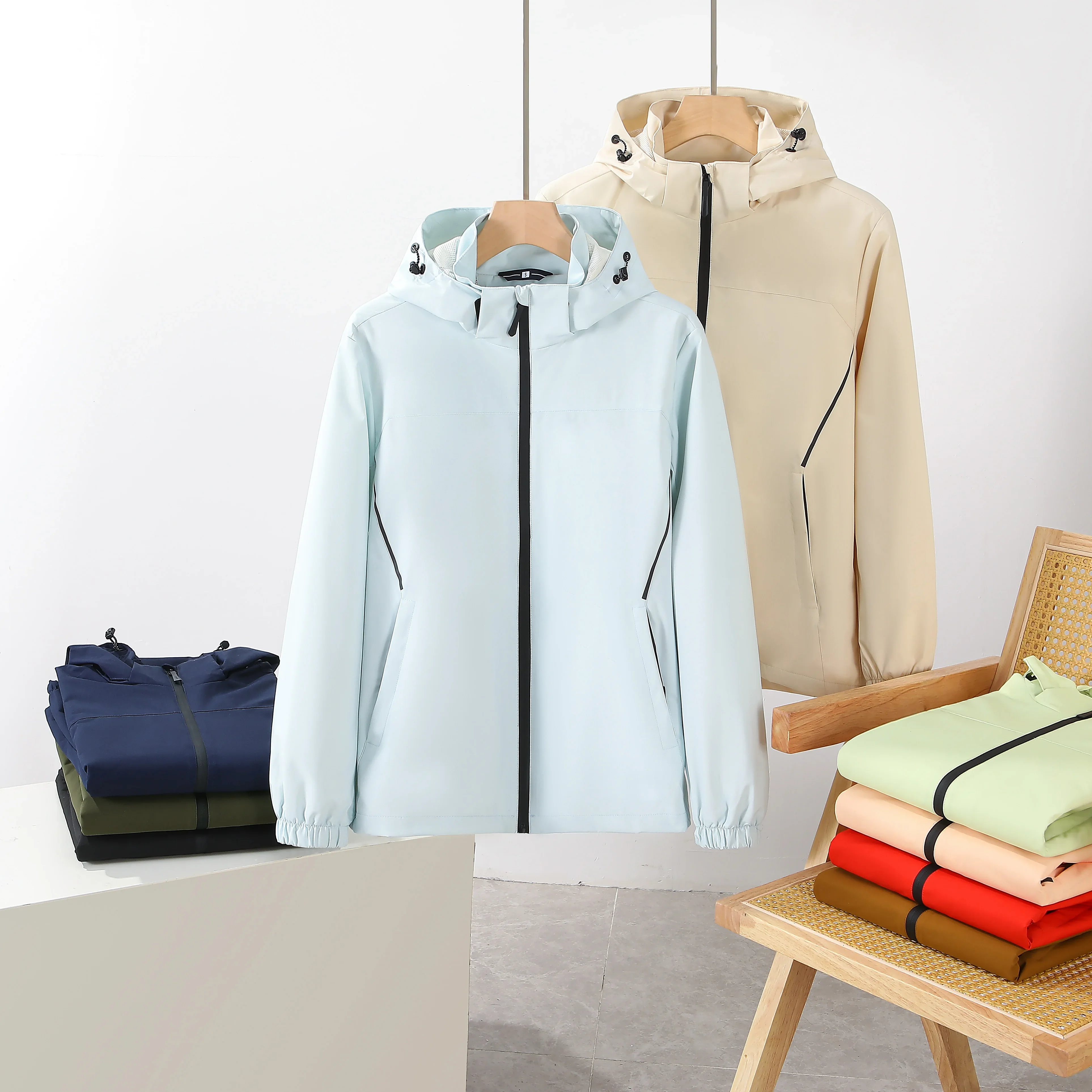 

Men's and Women's Outdoor Jackets Spring and Autumn Coat Soft Shell Three-proof Jacket Sports Breathable Long-sleeved Top