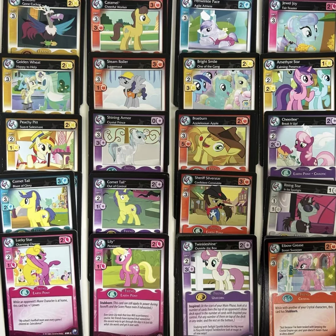 My Little Pony Original Versión Estadounidense, Paquete de Cartas Sueltas Base y Flash, Bolsa de la Suerte de 50 Piezas, Cartas Coleccionables Aleatorias Sin Personajes Específicos, Sorpresa