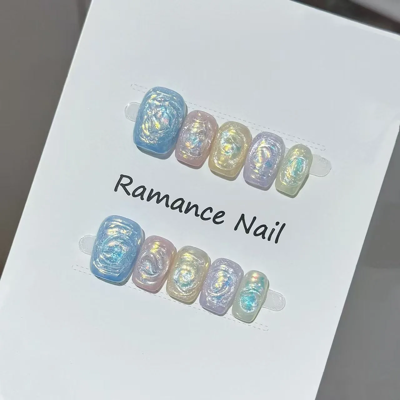 

10pcs Light Luxury Handmade Short Press On Nails Colorful Glassy Cat's Eye Design Sweet Cute Fake Nails Wearable Nails Art Tips