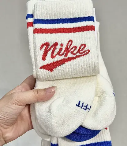 Nike Everyday Plus Comfortable, Skin-Friendly, Quick-Drying Sports Socks—Unisex, 3-Pair Pack, Assorted Colors, HJ9340-901