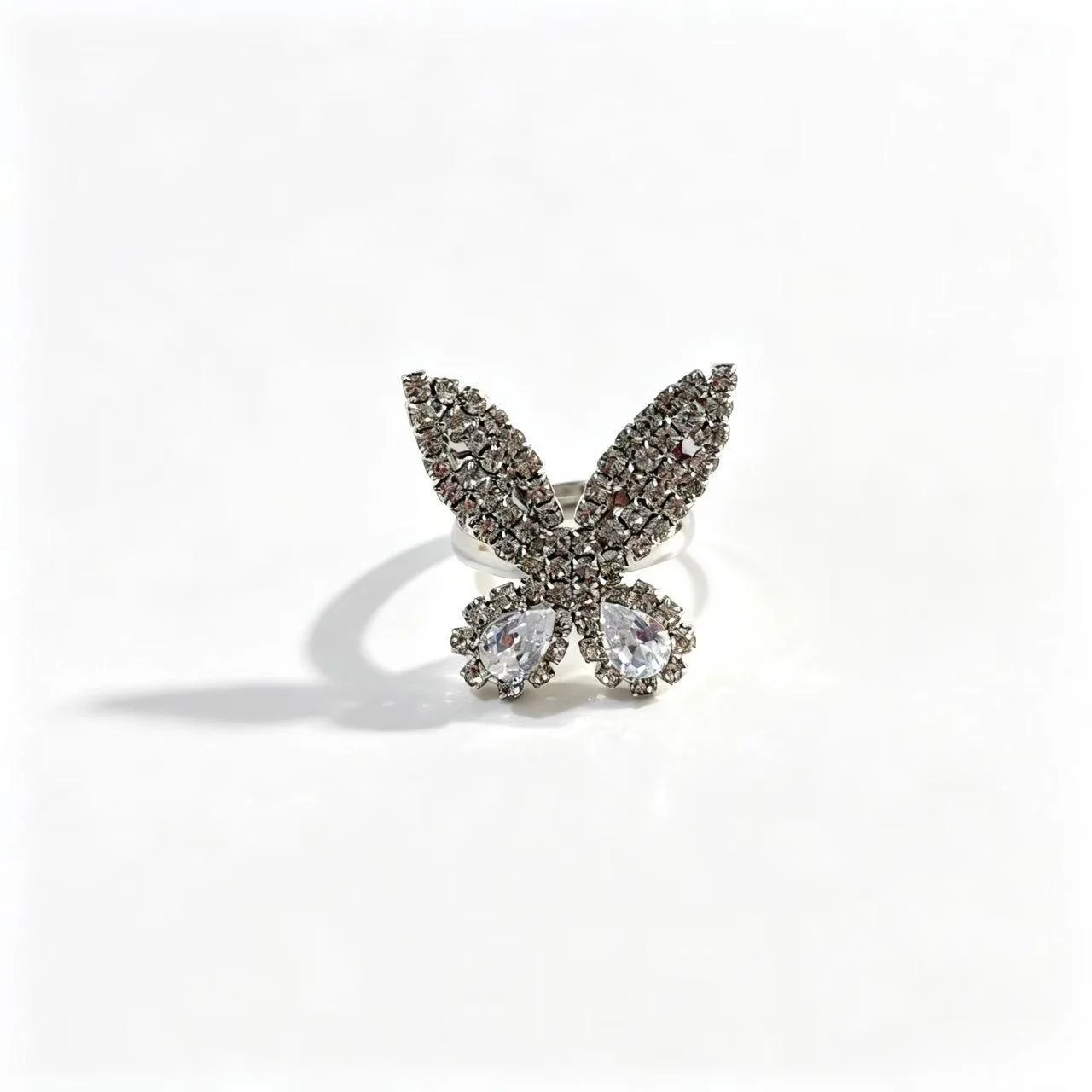 European and American fashion-inspired butterfly-shaped adjustable ring, elegant and grand, perfect for wear at banquets and par