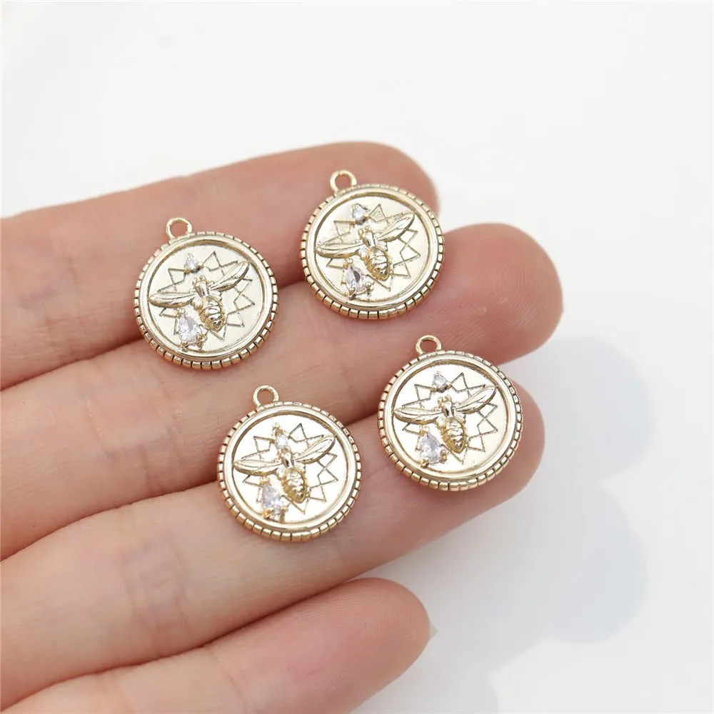 

Copper-plated Real Gold Zircon Classic Little Bee Element Round Brand Pendant DIY Necklace Bracelet Handmade Charm Accessories