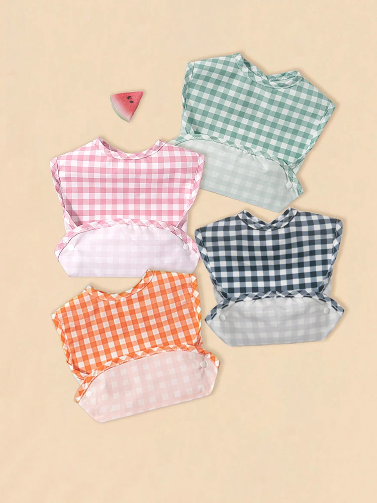 2 random baby food bibs, checkered bibs, multi-purpose baby saliva wipes, children\'s accessories