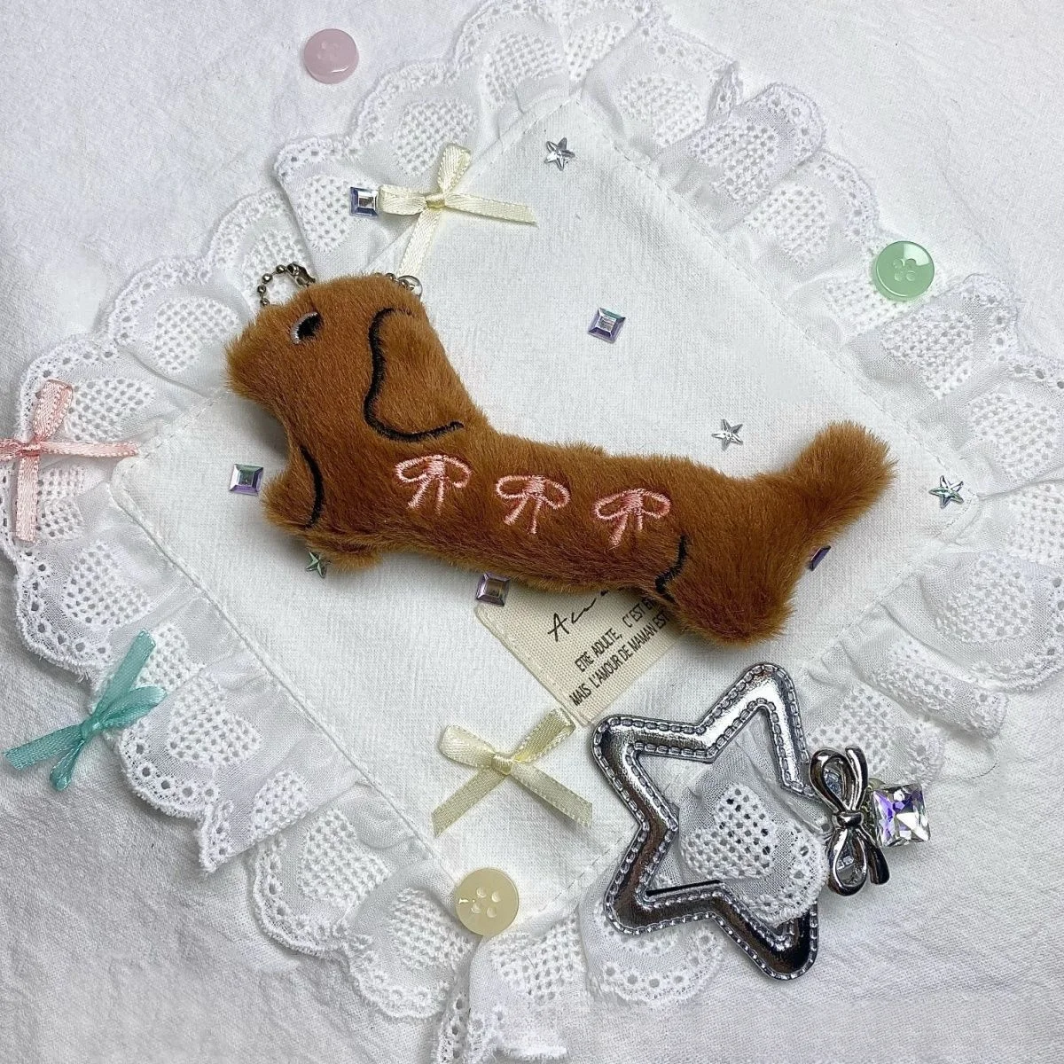 Embroidery Origin - Porte-clés chien teckel en peluche mignon