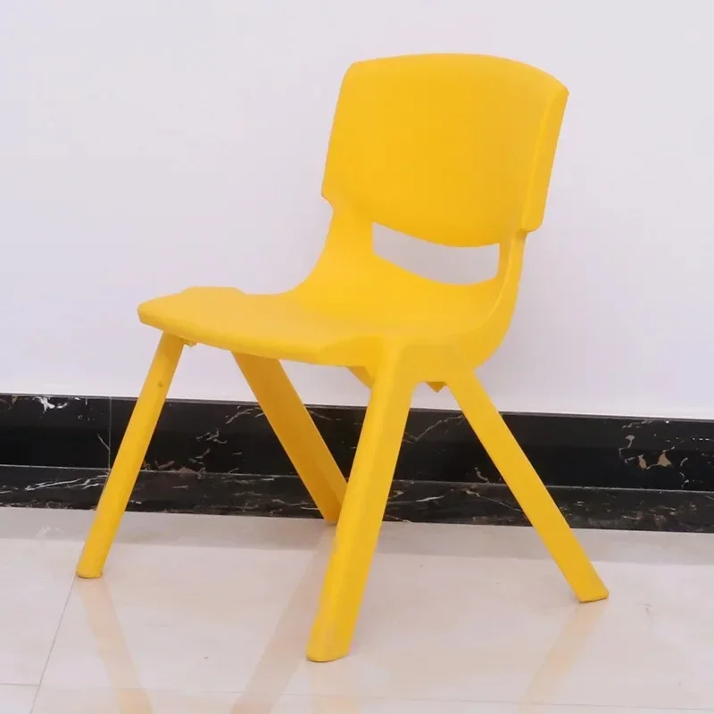 幼稚園の子供用プラスチック椅子背もたれ付き厚みのある学生トレーニングデスクと椅子子供用椅子