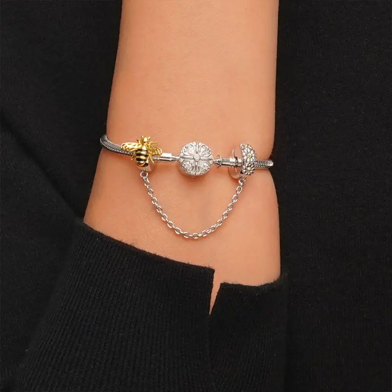 925 Sterling Silver Plated Kitty Bees Pendant Lock Safety Chain Diy Bead Fit Original Bracelet Women Charms Jewelry Accessories