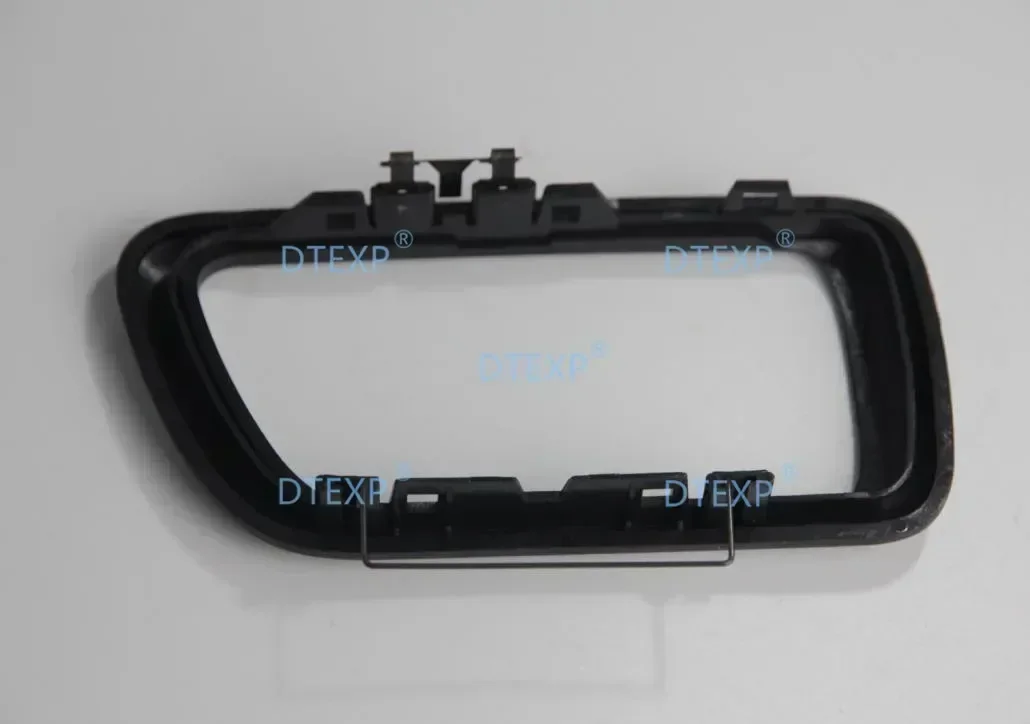 1 ALI Black Inner Door Handle Frame for Pajero V90 MR655490 Inner