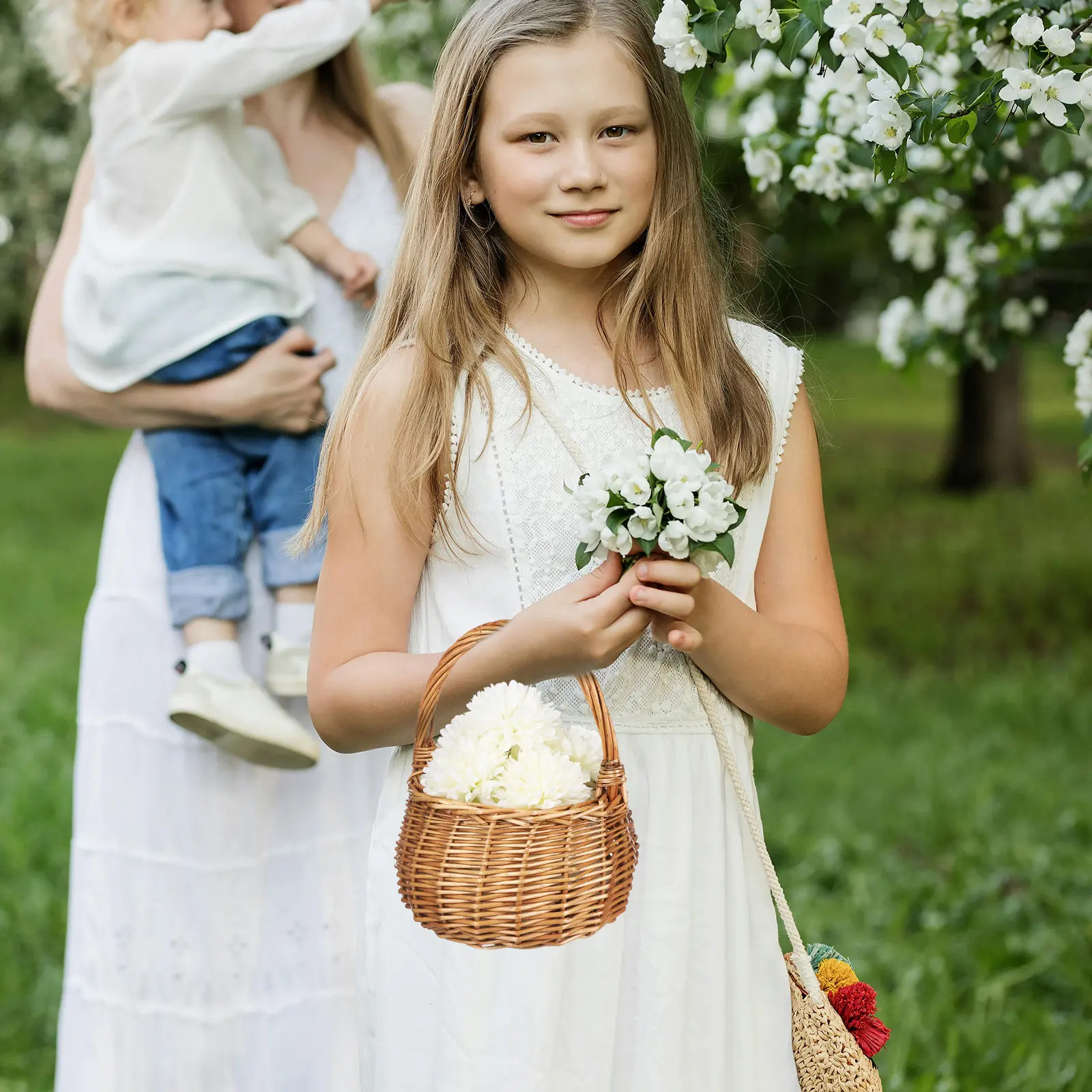 

Плетеная корзина для цветов с ручкой для лепестков и конфетти, для свадебного декора, центрального украшения, девичника, деревенская плетеная корзина для хранения