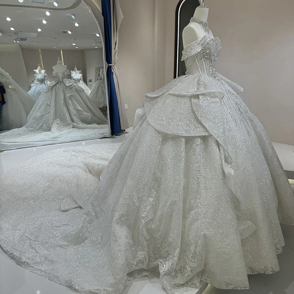 فستان زفاف أنيق لامع مطرز بالكامل مع فستان عروس الأميرة بأكمام قصيرة وكشكشة مخصصة فيستدو دي نوفيا #3