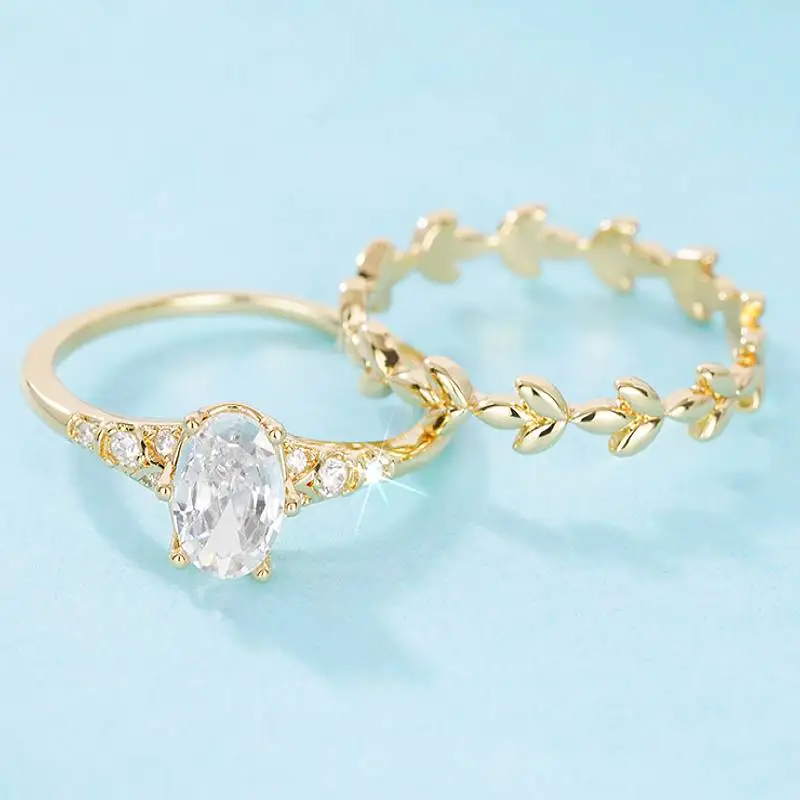 Huitan الفاخرة 2 قطعة/المجموعة النساء خواتم الذهب اللون ورقة تصميم مطعمة لامعة تشيكوسلوفاكيا أنيقة اكسسوارات الأزياء والمجوهرات لحفل الزفاف