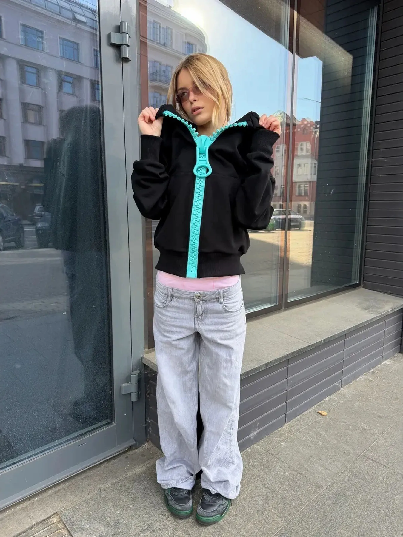 New Y2K Street Loose Casual Contrasting Bright Blue Zipper Hooded Sweatshirt Jacket for Autumn and Winter Season