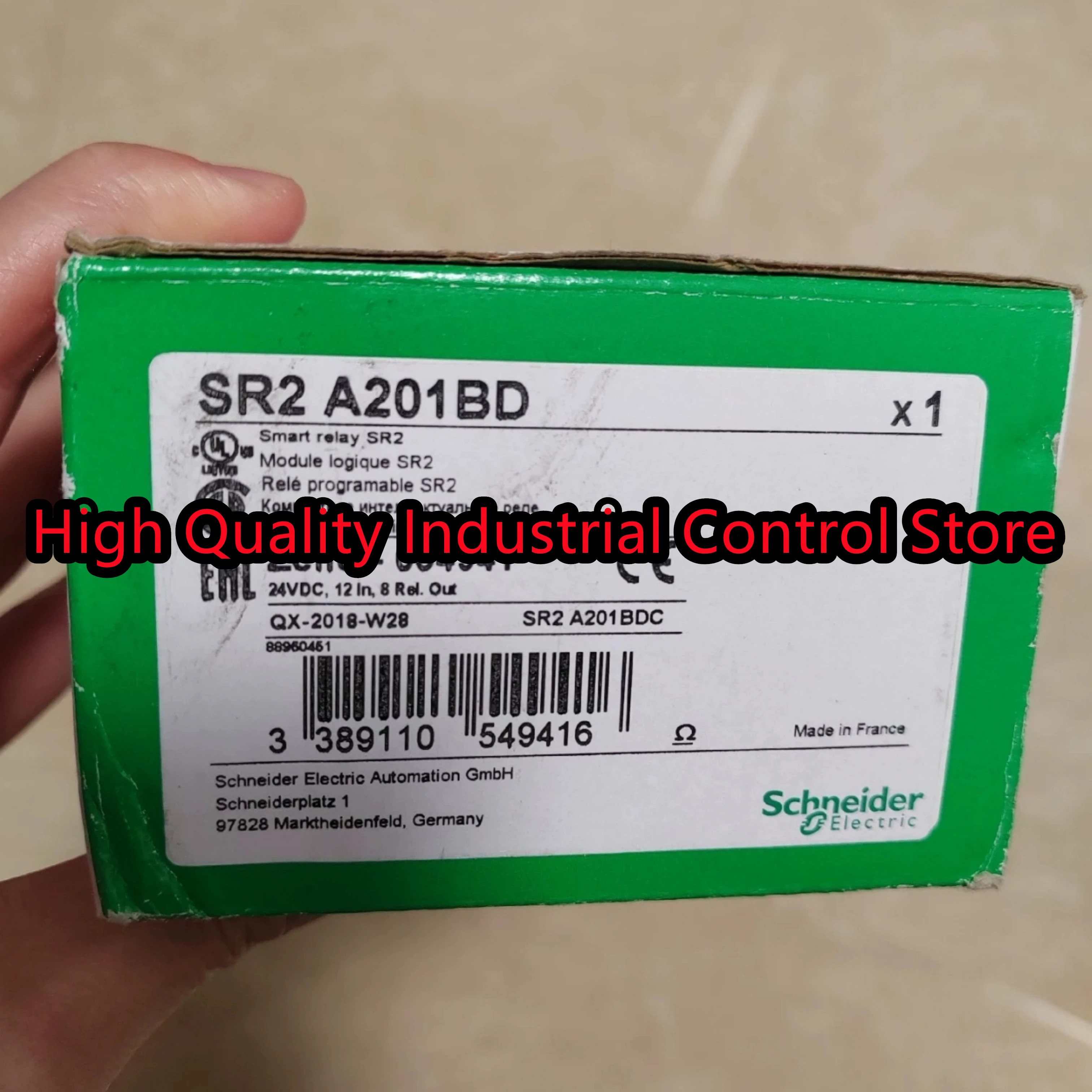 

New in box SR2B121B SR2B121BD Logic controller relay