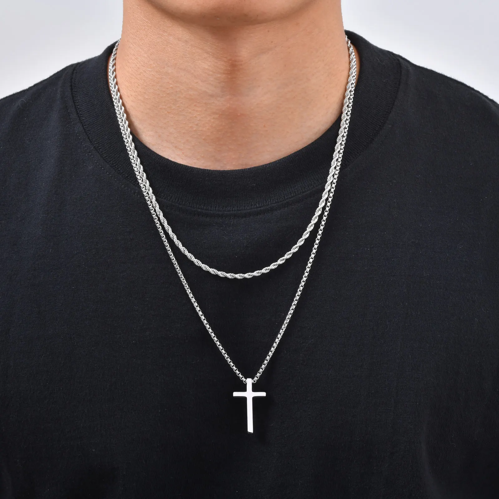 Vnox Mehrschichtige Kreuz-Halskette, Edelstahl-Mehrfachketten-Halsketten mit gedrehtem Panzerketten-Anhänger, Hip-Hop-Schmuck mit religiösem Motiv für Männer. – Detail 1