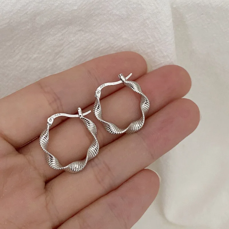 Wave Geometric Hoop Earrings for Female Girls Fashion Korean Mobius Ear Buckle 925 Sterling Silver Jewelry