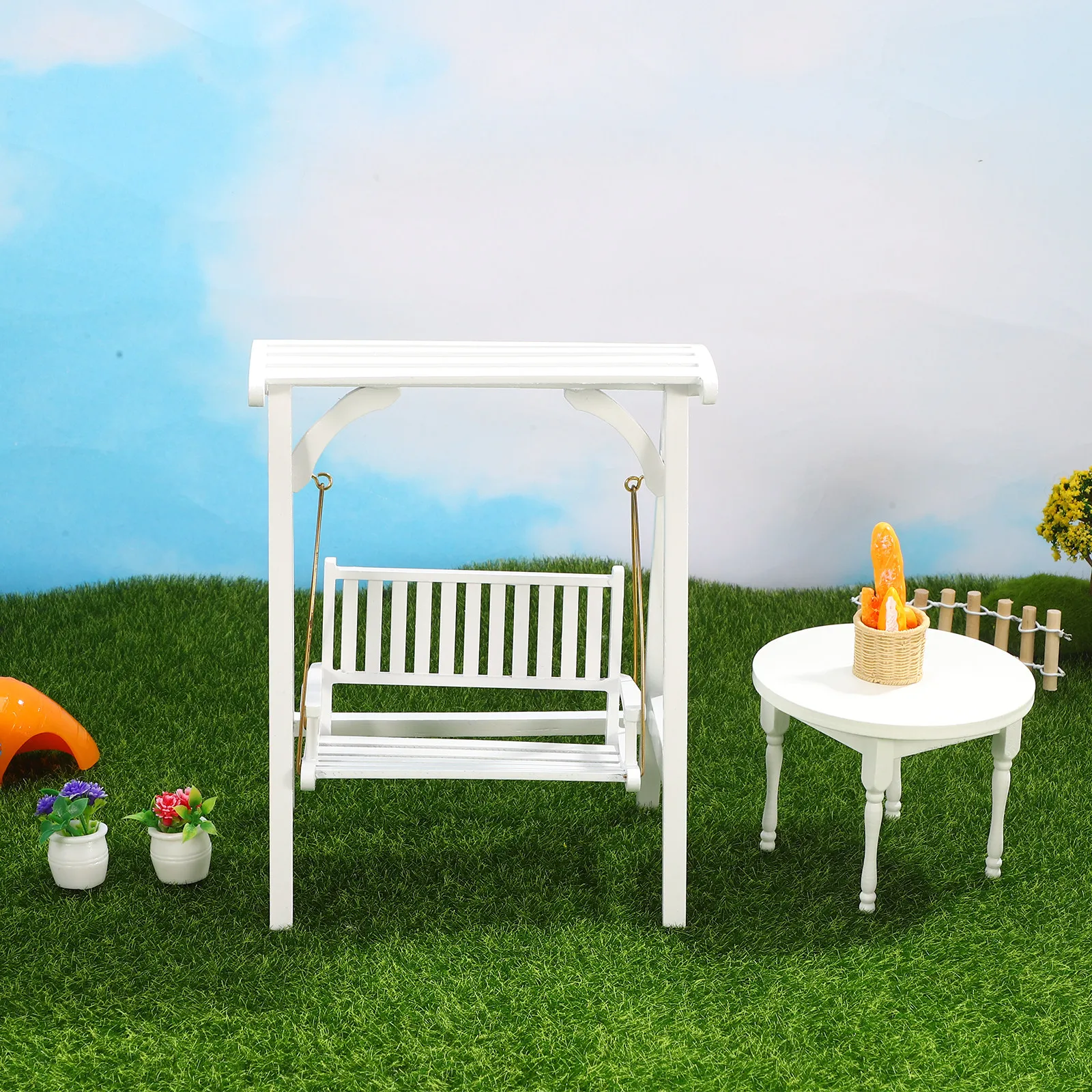 

Mini Iron Swing Exquisite Small Swing Decoration for Mini House Garden Craft Home Decor Creative Kids Gift House Supply