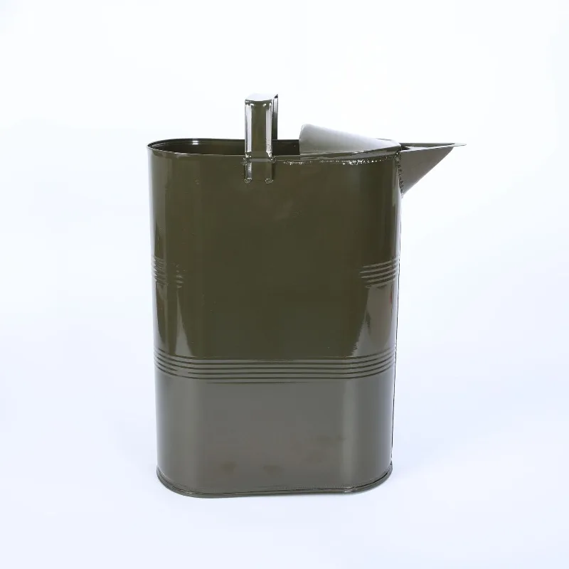

Large Capacity Carbon Steel Oil Can with Pointed Nozzle Portable Metal Container for Liquid Storage and Daily Use