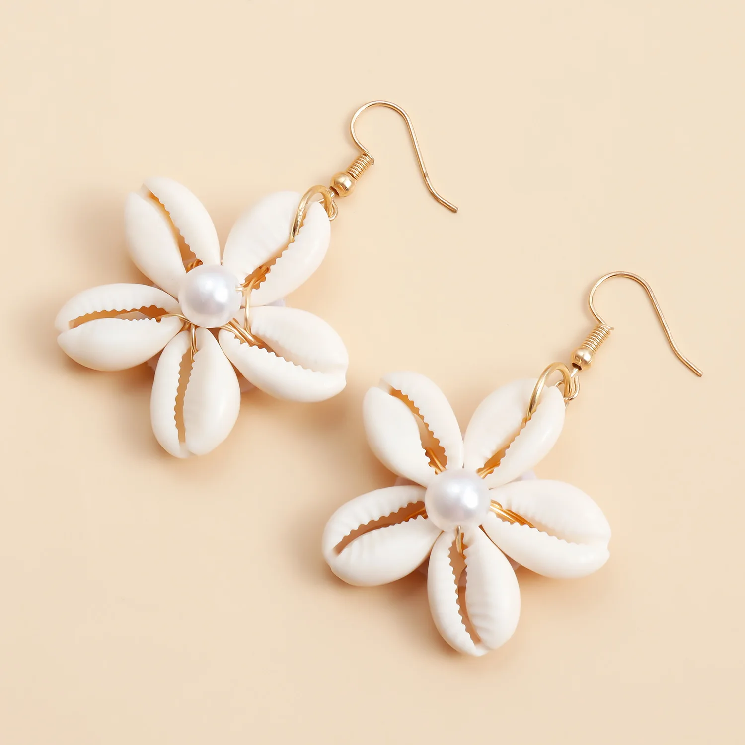 Southeast Asian Shell Earrings Handwoven Floral Dangle Beach Boho Jewelry 1 Pair Tropical Summer Festival Accessories Gift