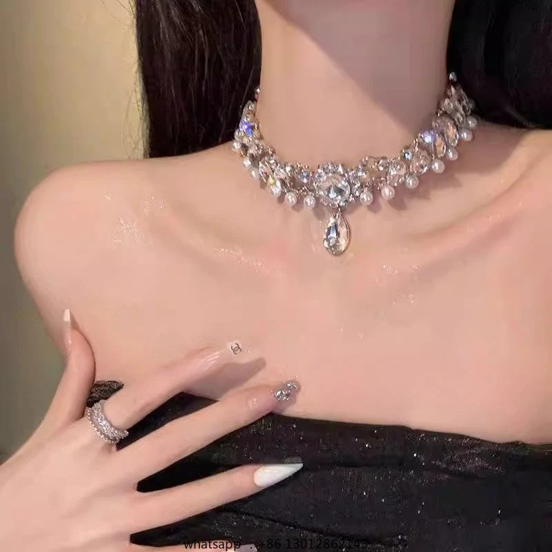 

Pearl diamond water drop flower necklace exaggerated French light luxury collarbone chain