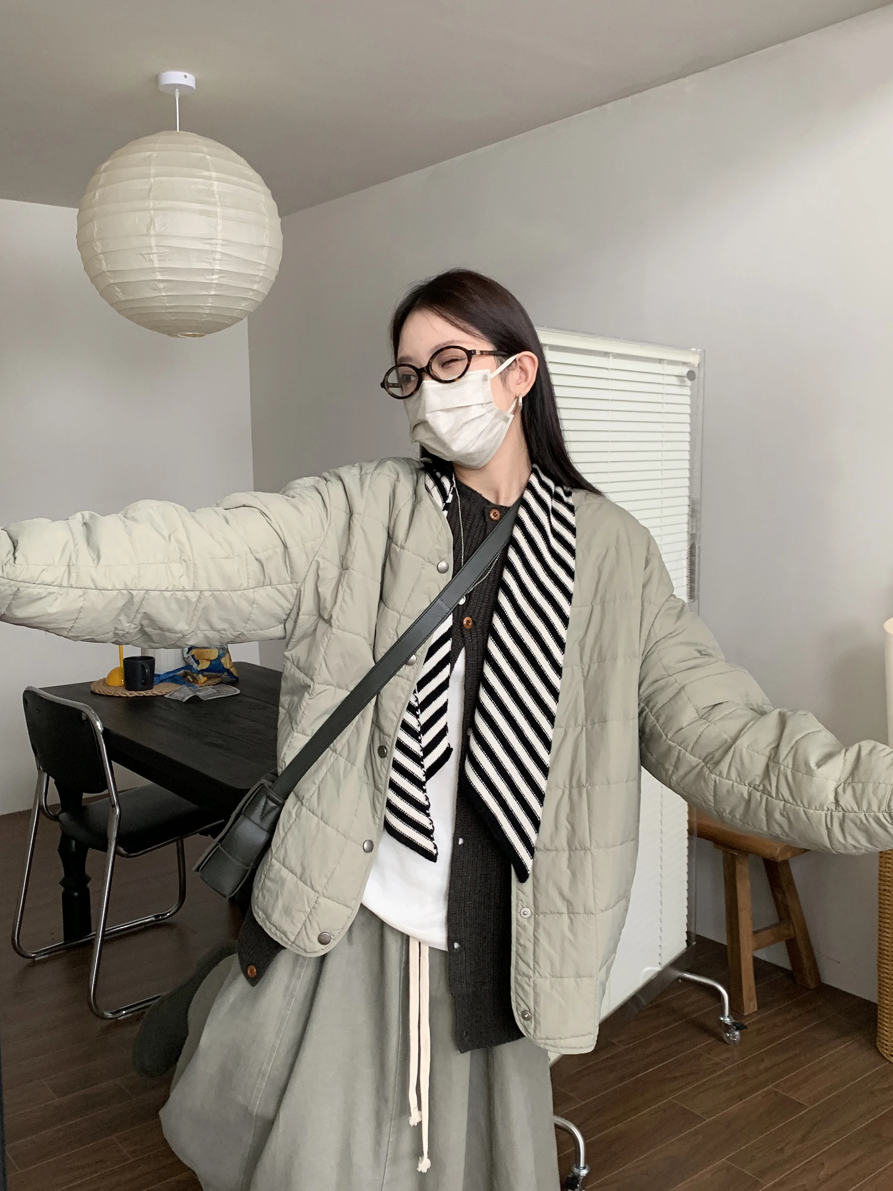 

NIZONDAYS 25AW02 Женское утепленное клетчатое пальто из хлопка с простым кроем, прямое, для повседневной носки, с V-образным вырезом, длинными рукавами