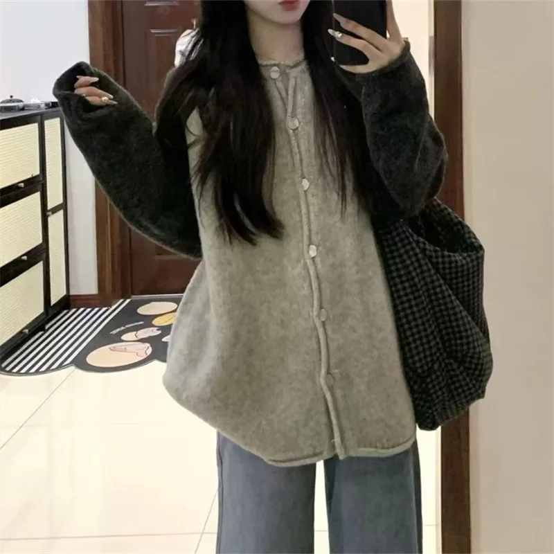 Splicedถักสตรีเสื้อสเวตเตอร์ถักแขนยาวPatchworkปุ่มหลวมLady Single Breasted 2025 ฤดูใบไม้ร่วงฤดูหนาวเสื้อลําลองเกาหลี