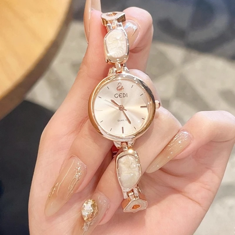 

2025 new small dial women's watch women's fashion temperament light luxury simple round dial quartz high quality luxury watch