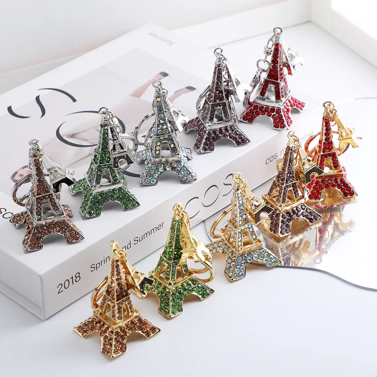 Schlüsselanhänger Eiffelturm-Stil mit Strass, Schlüsselanhänger für Taschen, Trendiger Anhänger, Auto-Innenausstattung, Schlüsselring aus Legierung, Paris-Tour-Geschenk