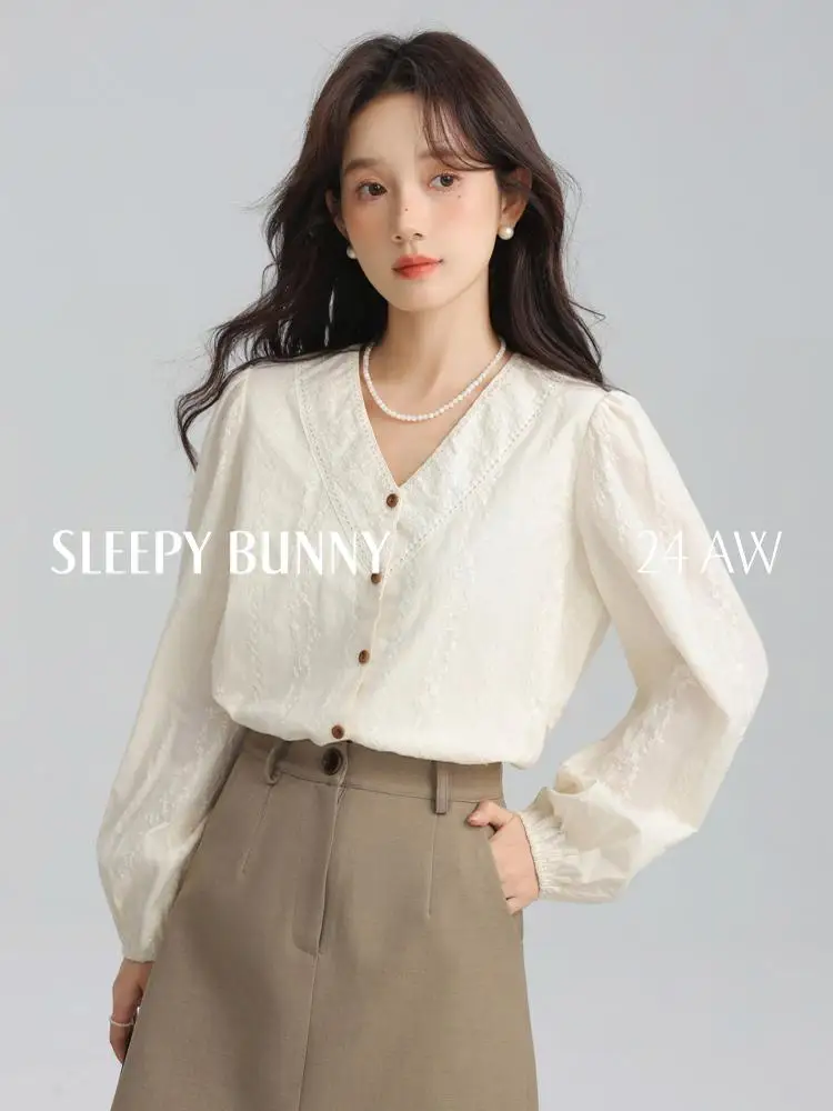 Vintage V Neck Lantern Sleeve Blouse Women Loose Fit Chinese Style Spring Shirt Casual Elegant Office Lady Tops for Daily Wear