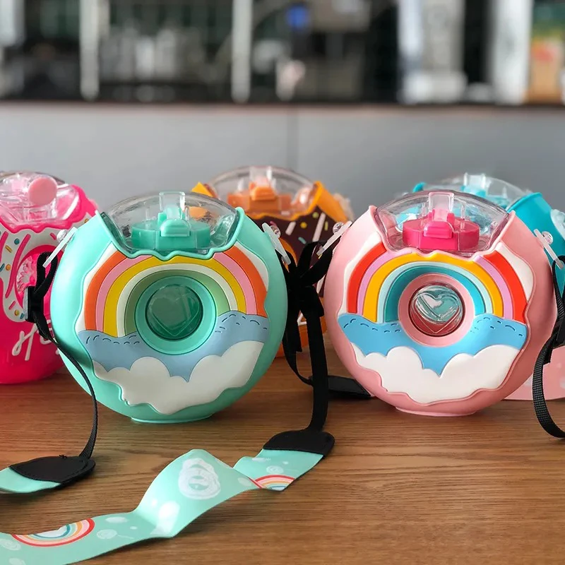 

Ins 380ML Donut Shape Cup Kids Feeding Cup With Straws Lovely Donuts Shape Water Cups Cartoon Leakproof Outdoor Water Bottle