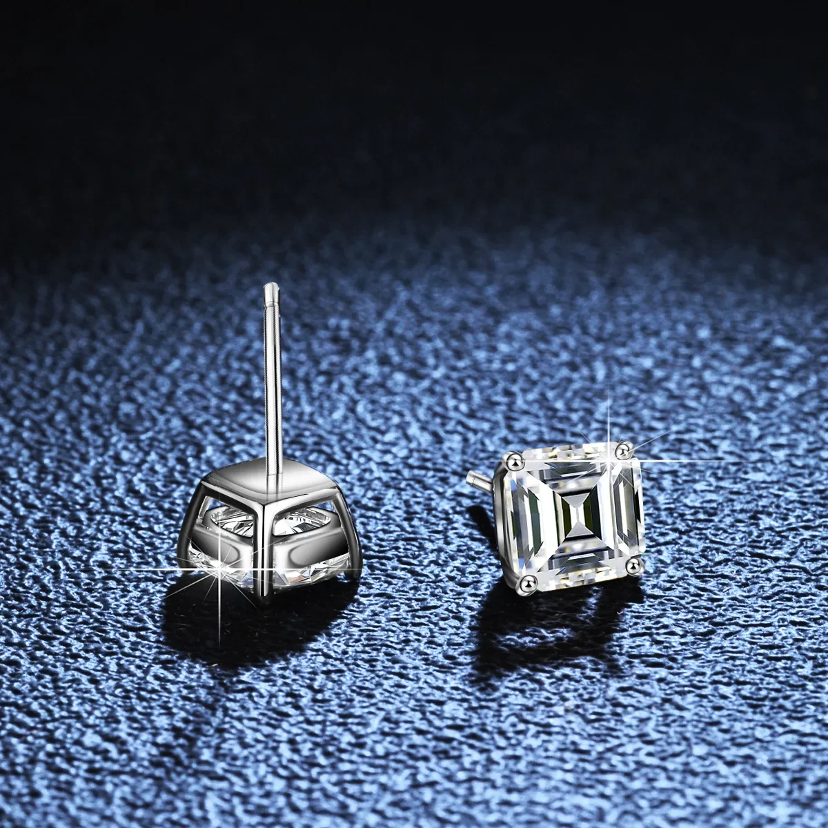 Lumira Platinum PT950 Ultra-luxurious Women's Four-Prong Stud Earrings Emerald Pagoda Wedding-Themed Moissanite Ear Jewelry