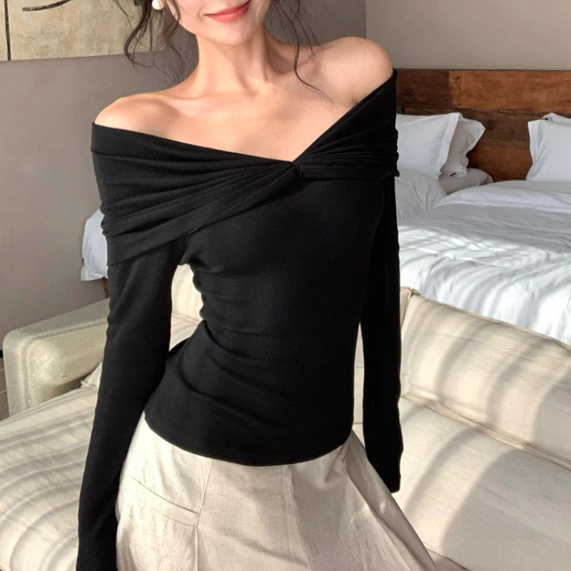 

V-neck Pleated Solid Color Casual Knitted Long-sleeved T-shirt Women 2024 Autumn New Korean Strapless Sexy Slim Crop Tops