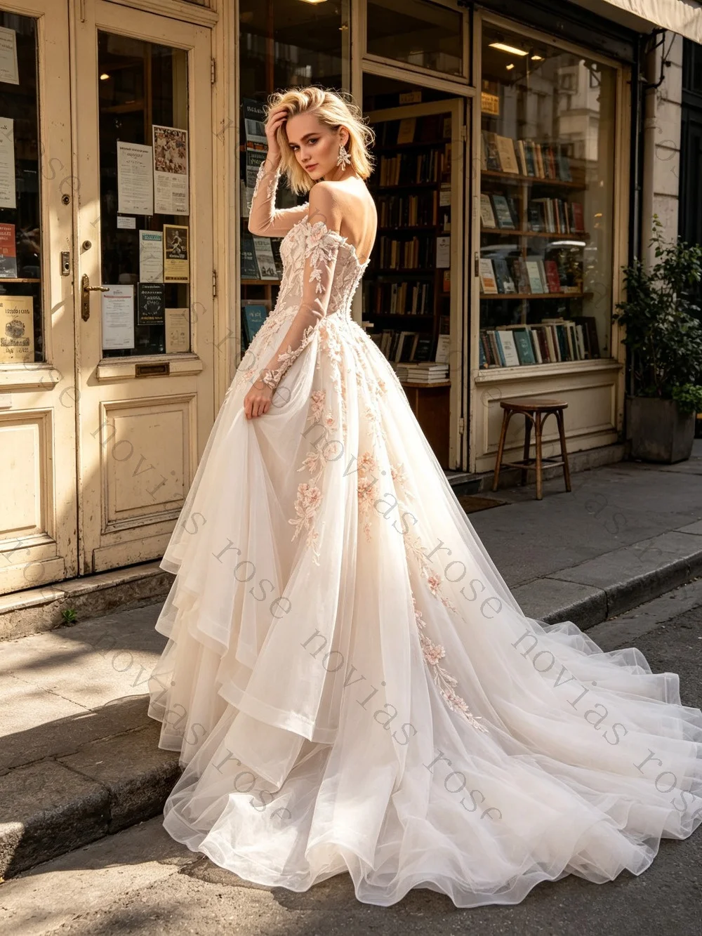 Customized Lace Floral Applique A Line Wedding Dress 2026 Elegant Bridal Gown with Train Luxury Bride Dress for Women Beach