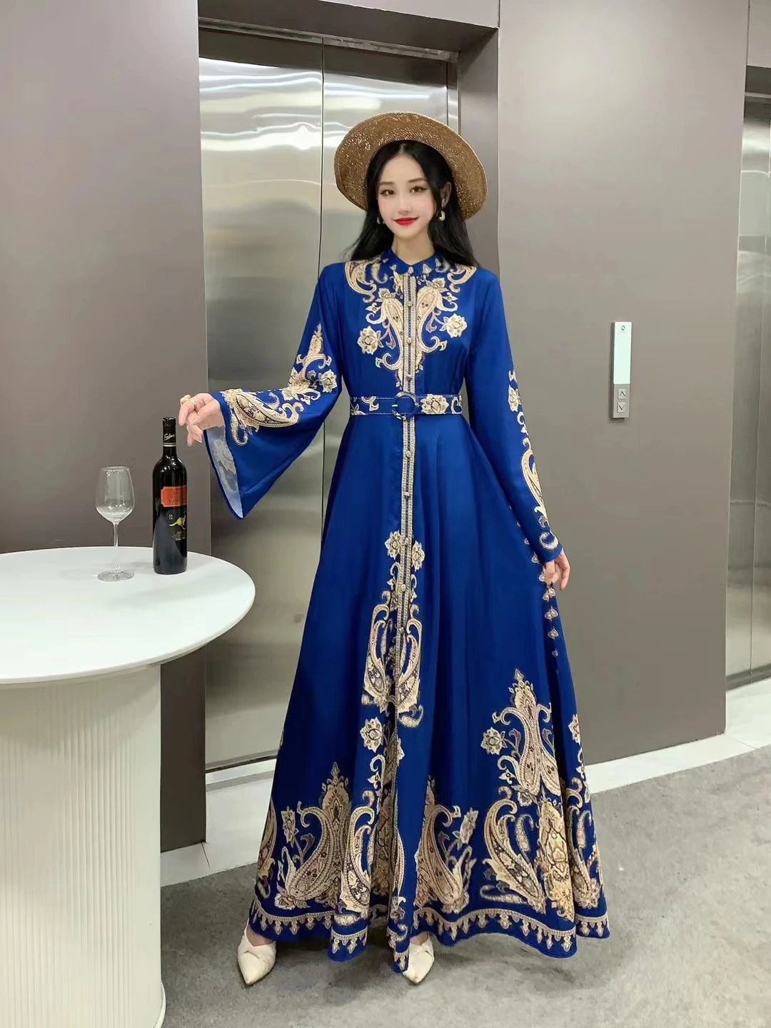 2023 New Spring Autumn Women Speaker Long Sleeve Belt Slim Maxi Dress High Quality Retro Print Big Hem Evening Party Dress