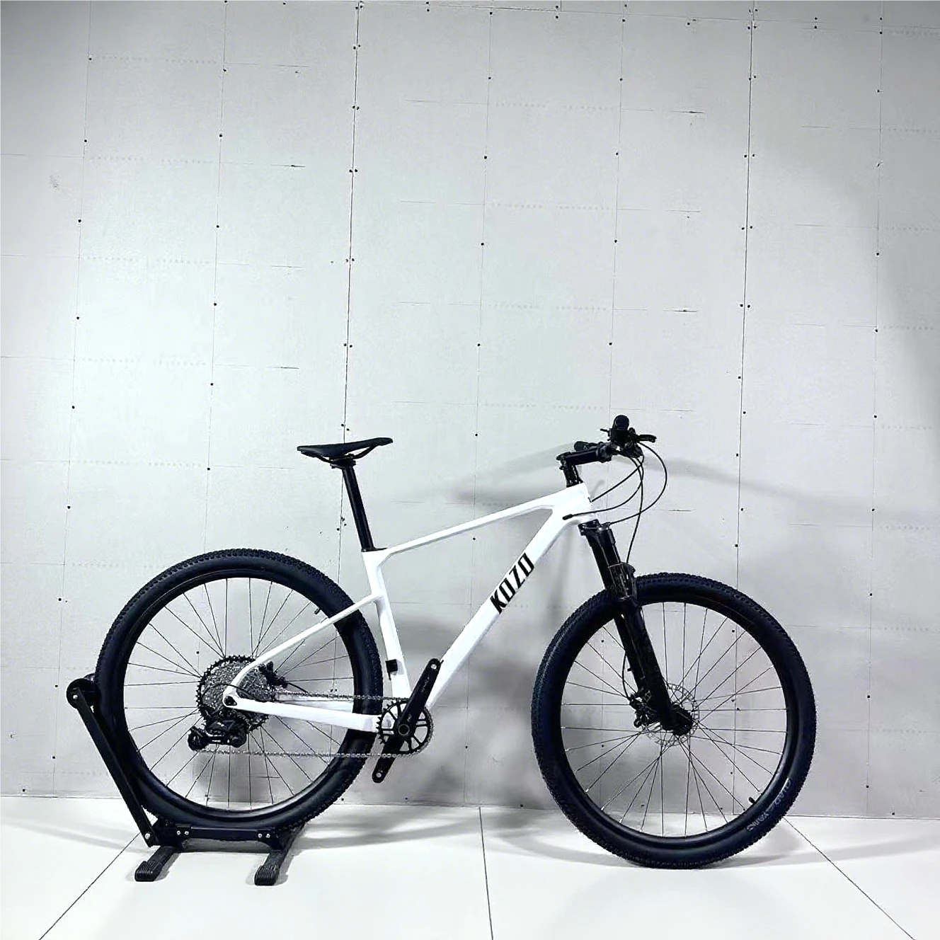 

Carbon Fiber Mountain Bike Mtb Bicycle 29er Adult Hardtail MTB Hydraulic Disc Brakes with Four Pistons