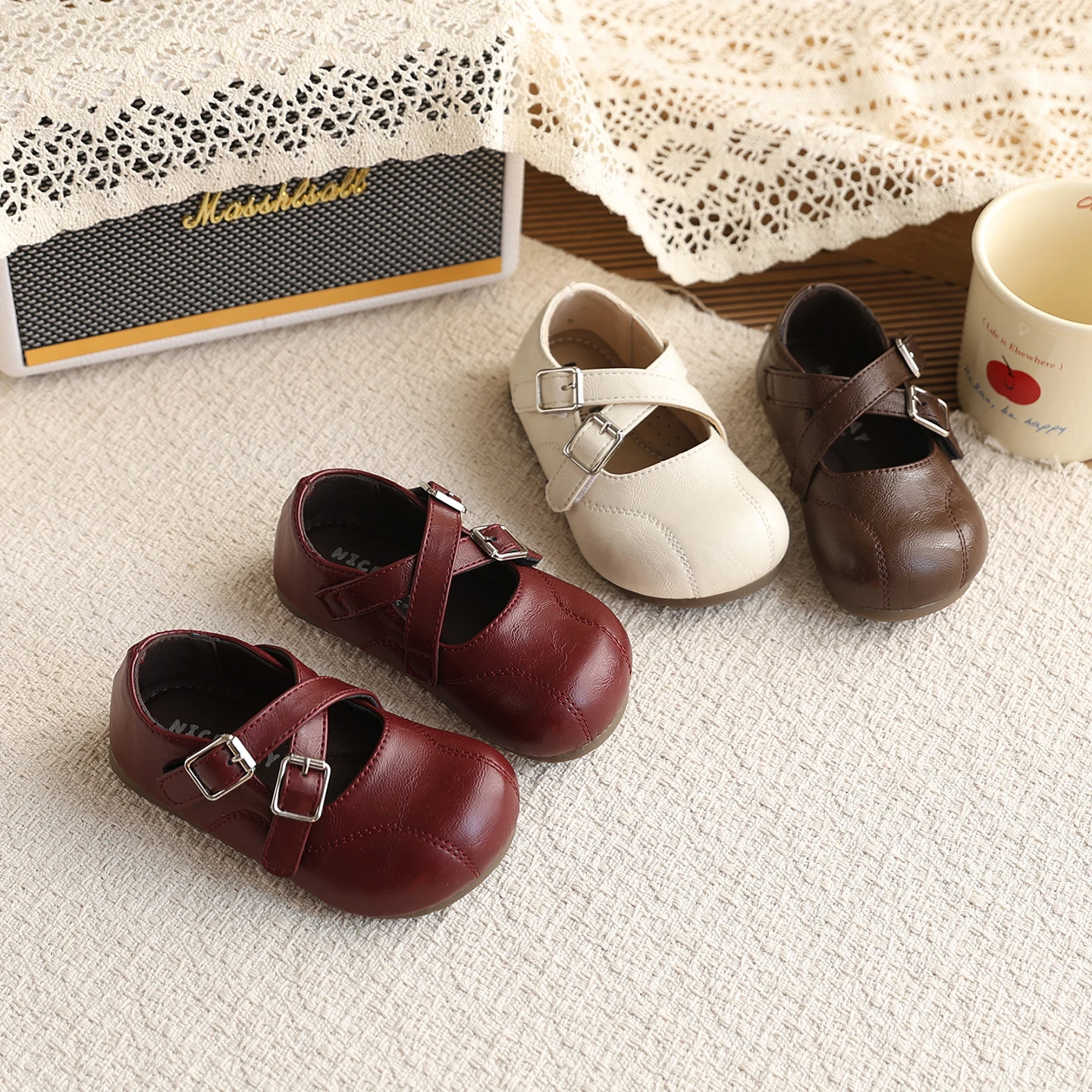 Girls Vintage Shoes Fashion Strap Girls Single Shoe Retro Soft Sole Style Daily Wear Sweat Breathable Princess Dress Decor