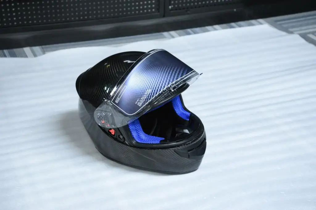 Factory Cool Black Light Carbon Fiber Full Face Motorcycle Helmets