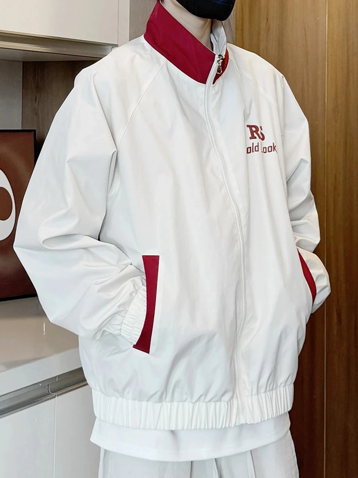 

Белая двусторонняя бейсбольная куртка для мужчин, повседневная спортивная одежда, осенняя, в стиле Cleanfit, с американским воротником, пэчворк, легкая, дышащая