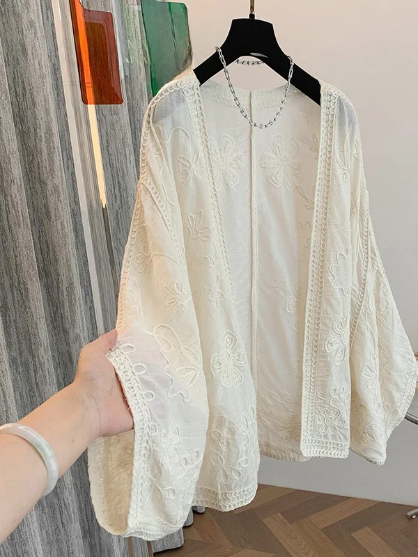 سترة صيفية جديدة لعام 2025 بتصميم عتيق مطرز من القطن بأكمام طويلة وفتحة أمامية للحماية من الأشعة فوق البنفسجية وقميص مكيف للهواء