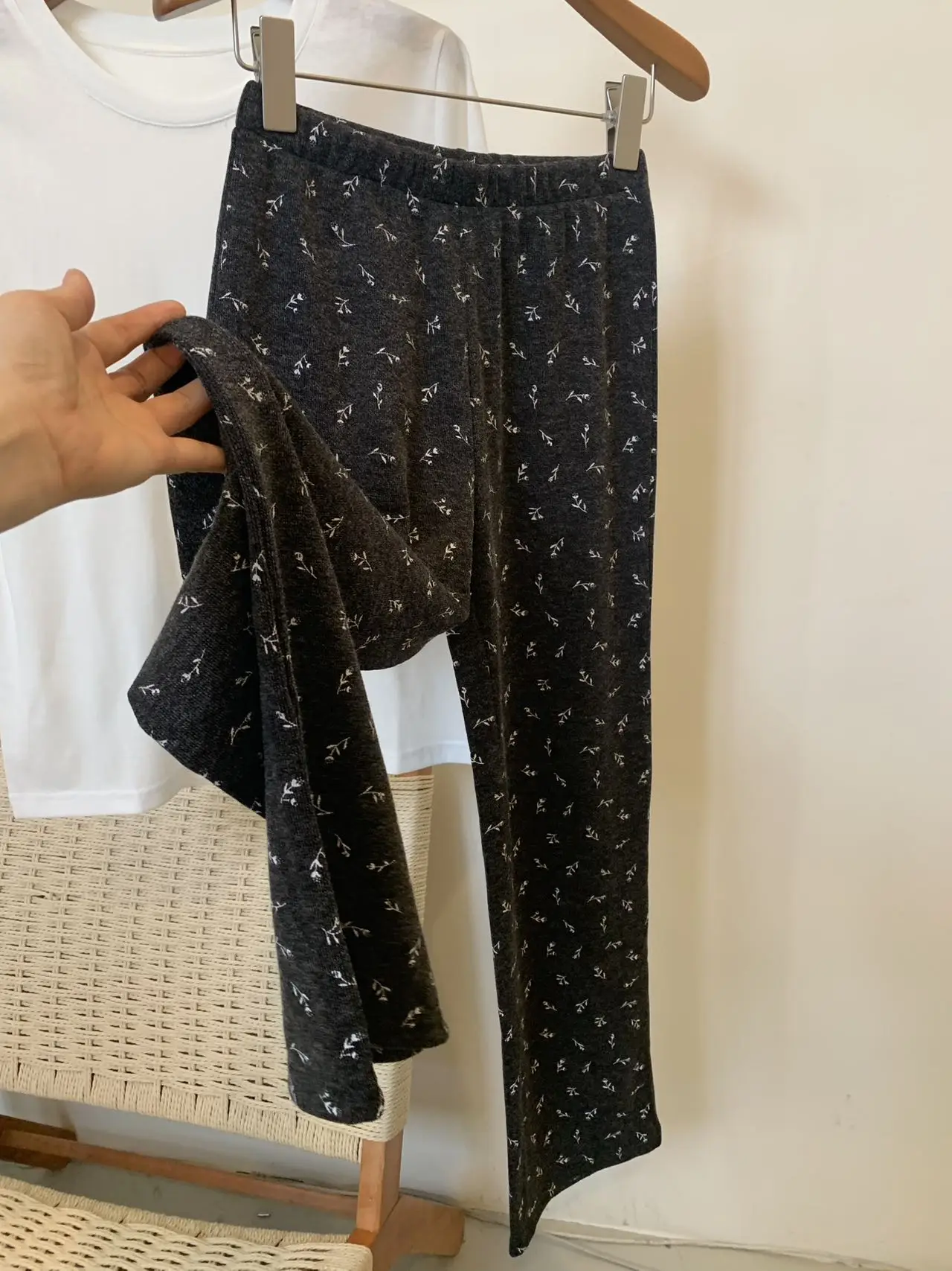 Ladies Loose Korean Style Floral Print Bell Bottom Pants High Waist Slimming Drapey Casual Long Trousers Anti-Aging Black Gre...