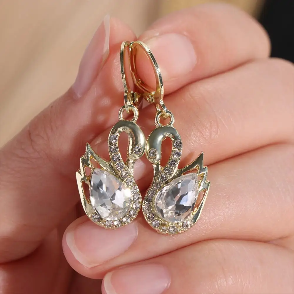 Temperament Small Swan Earrings European Style High Sense Ear Buckle Rhinestone Super Flash Swan Pendant Earrings Birthday