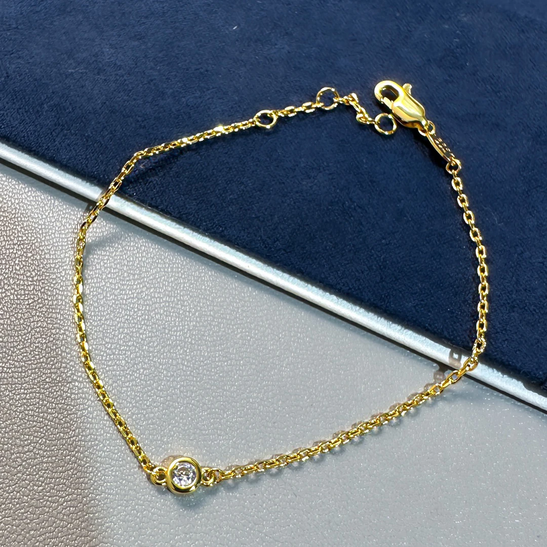Light Luxury and Minimalist Women's Daily Jewelry. Circular Polka Dot Lucky Hand Rope Bracelet. Red string