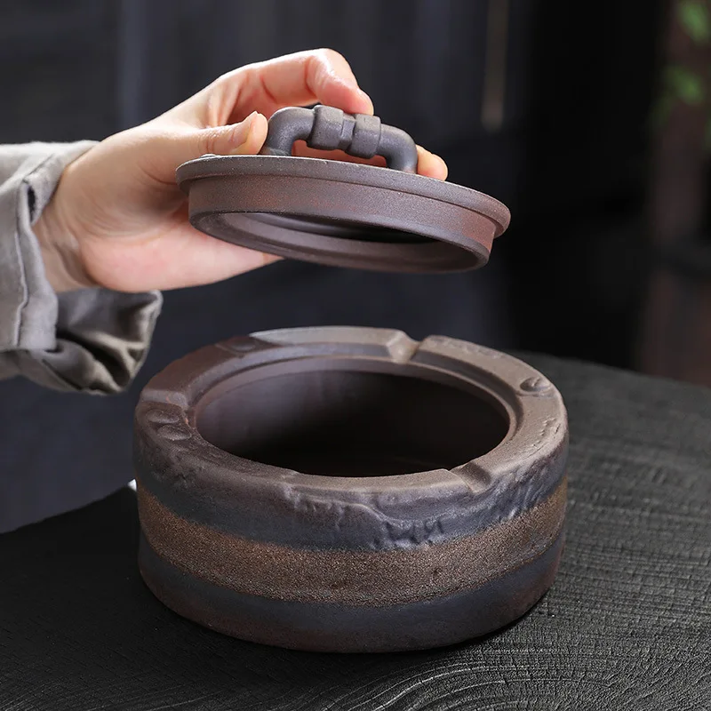 

Lidded Windproof Ceramic Ashtray Vintage Gilded Large Capacity Ashtray Living Room Office Desktop Storage Jar Craft Home Decor