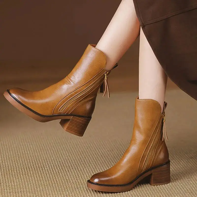 

2023 Autumn Winter Women's Leather ort Boots Faionable Snow Boots Flat Heel Inner Heightening Pig Skin up to the Eye