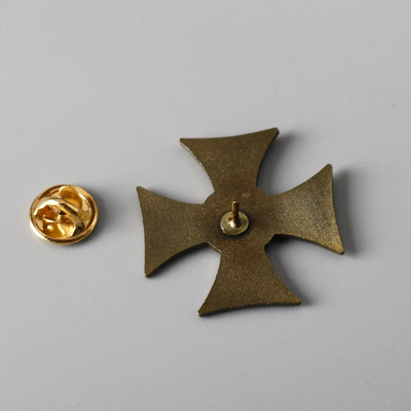 Popular accessories, Knights Templar brooch, vintage cross alloy badge, decorative pin
